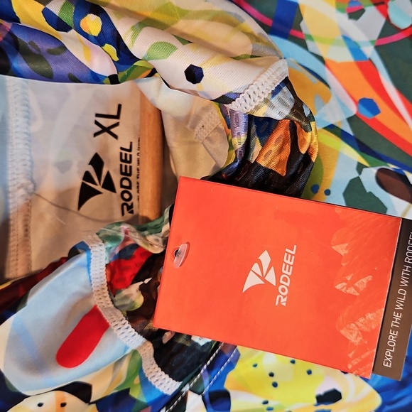 Rodeel Multicolor Graphic Hoodie - Picture 5 of 5